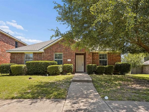 205 Rosewood Court, Red Oak, TX 75154