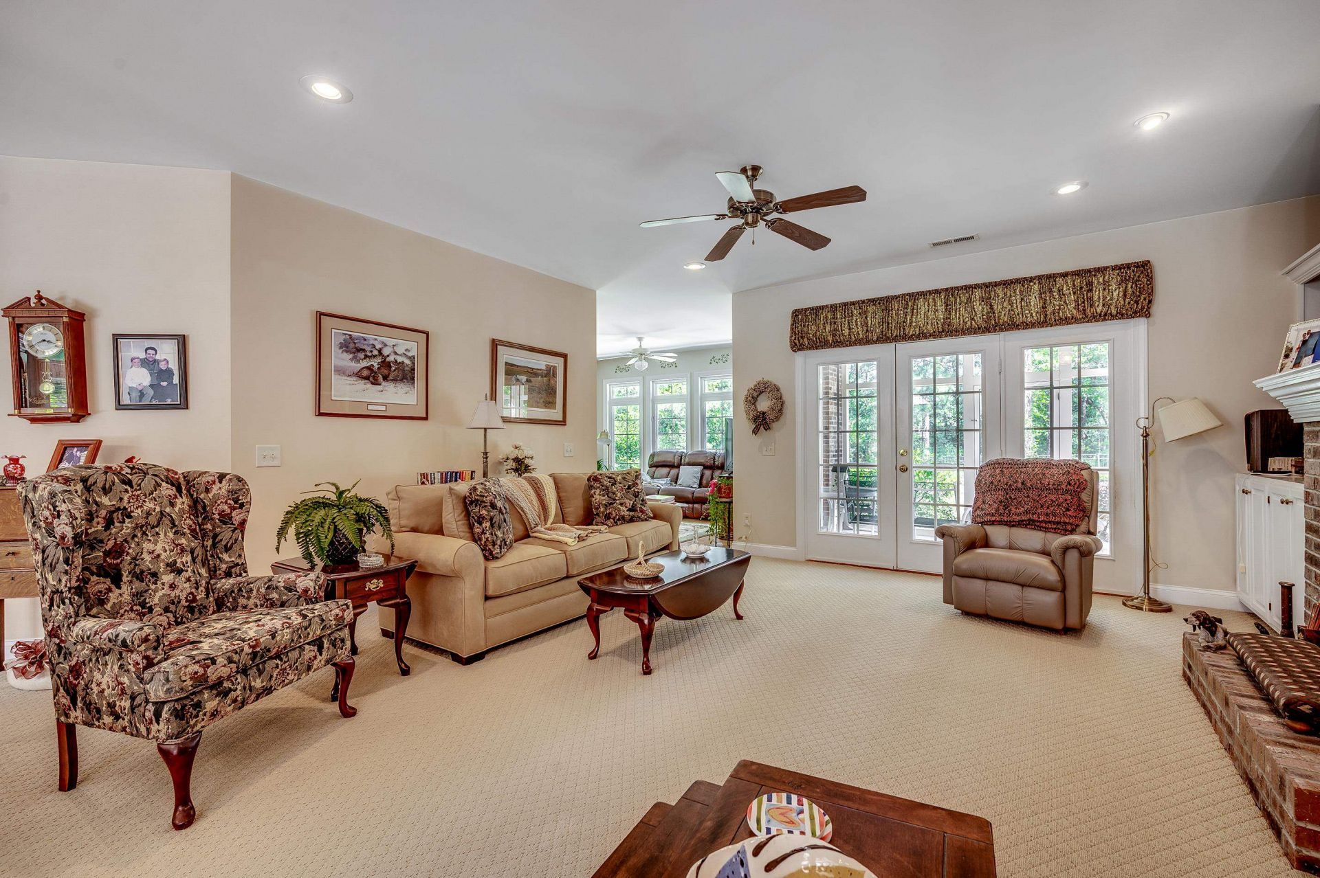 4363 Parkland Dr.  Photo 4