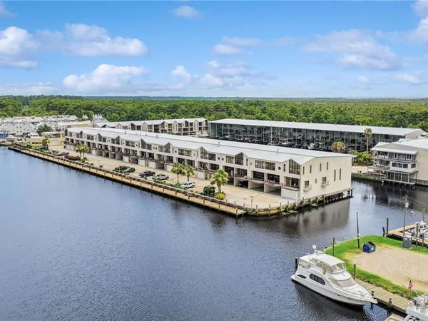 127 HWY 22, Unit N-25, Madisonville, LA 70447
