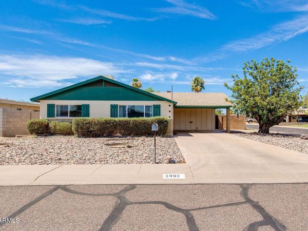 2902 W LAUREL Lane, Phoenix, AZ 85029