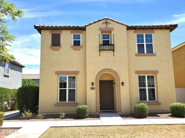 3944 E LESLIE Drive E, Gilbert, AZ 85296