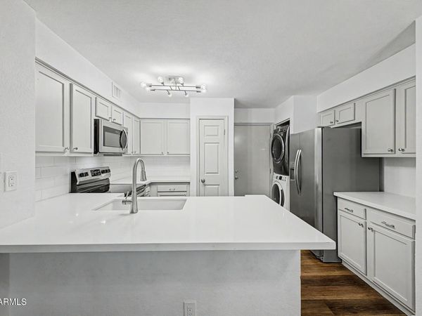2333 E SOUTHERN Avenue, Unit 1043, Tempe, AZ 85282