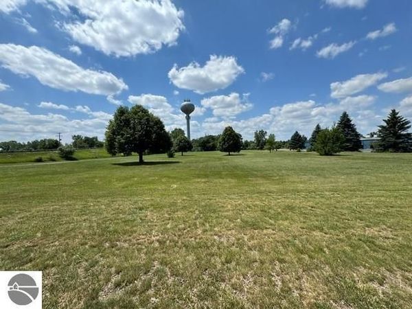 2426 Parkway Drive, Mt Pleasant, MI 48858