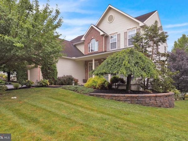 359 MOUNTAIN BOULEVARD, WERNERSVILLE, PA 19565