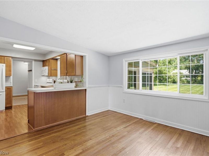 30210 Wolf Road , Bay Village, OH 44140 Photo 14