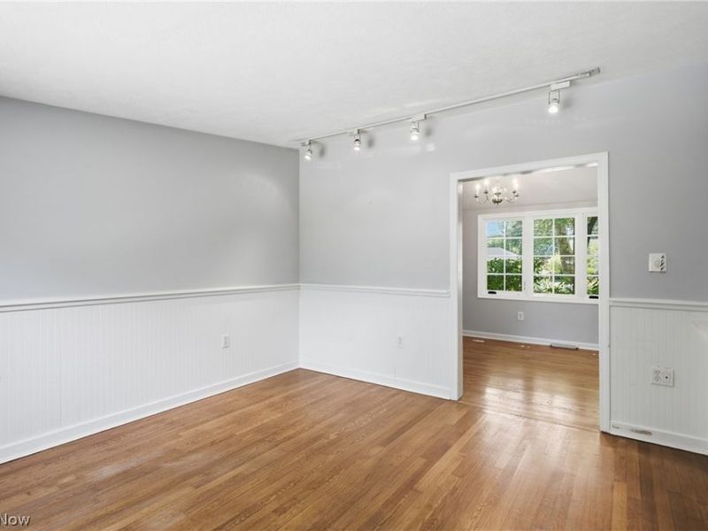 30210 Wolf Road , Bay Village, OH 44140 Photo 15