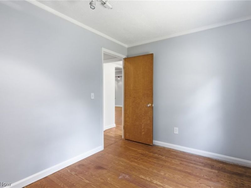 30210 Wolf Road , Bay Village, OH 44140 Photo 25