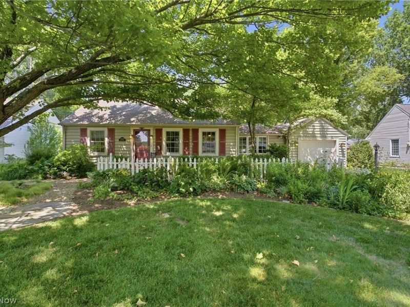 30210 Wolf Road , Bay Village, OH 44140 Photo 3