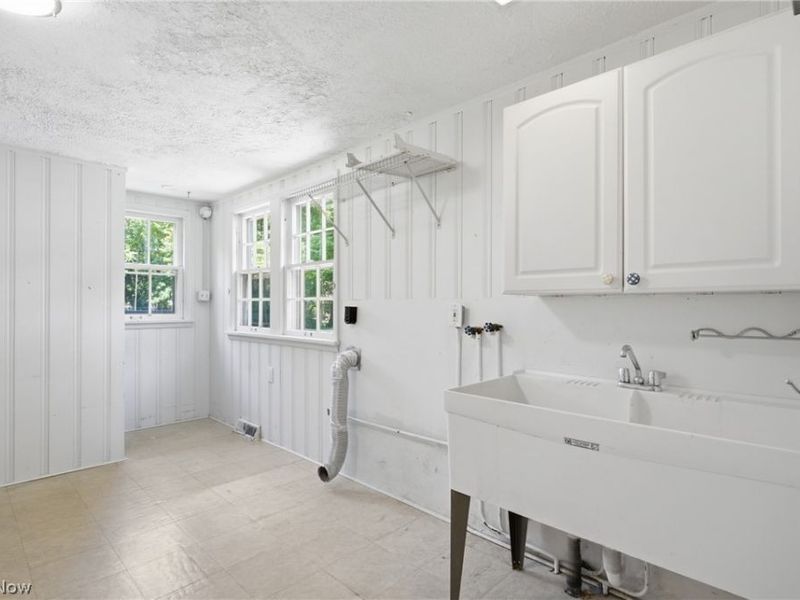 30210 Wolf Road , Bay Village, OH 44140 Photo 31