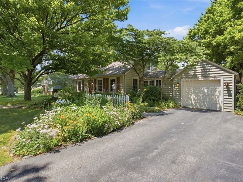 30210 Wolf Road , Bay Village, OH 44140 Photo 4