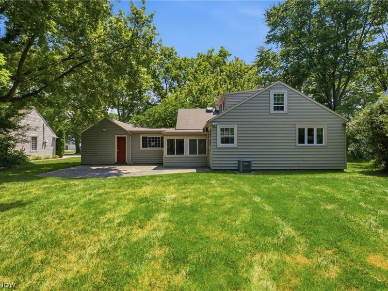 30210 Wolf Road , Bay Village, OH 44140 Photo 43