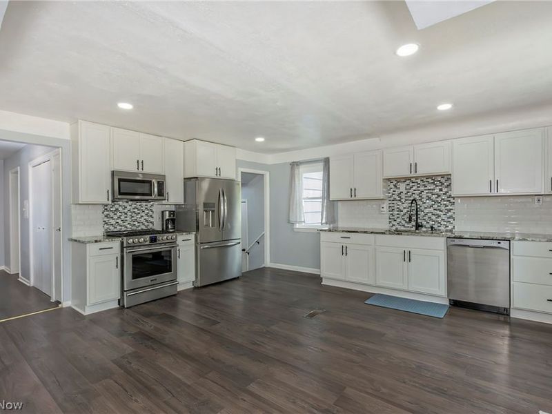 4932 S Sedgewick Road , Lyndhurst, OH 44124 Photo 4