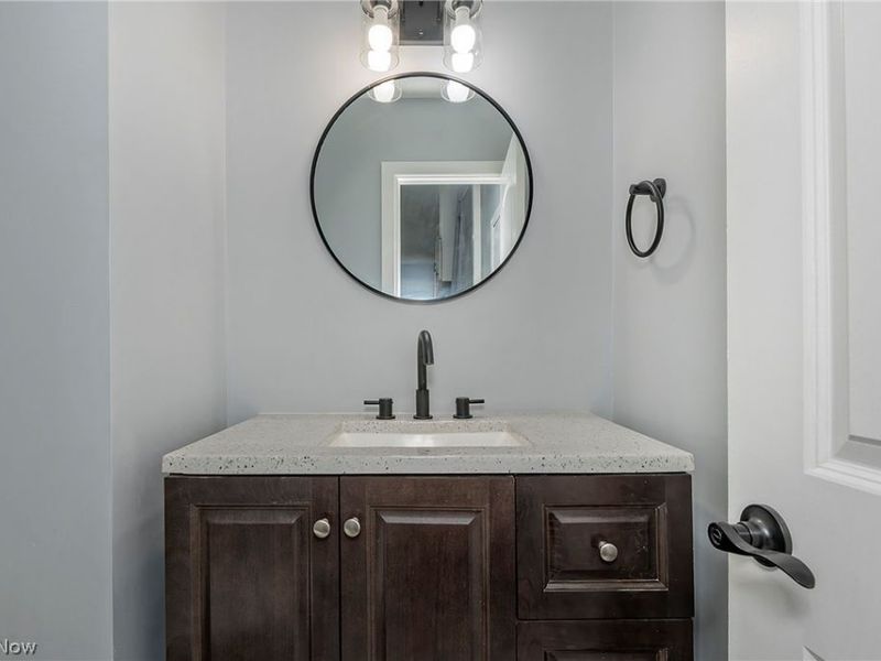 4932 S Sedgewick Road , Lyndhurst, OH 44124 Photo 8