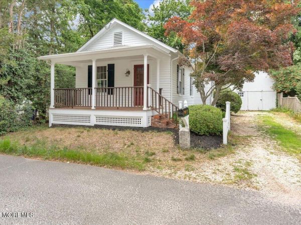 6 Haggers Lane, Fair Haven, NJ 07704