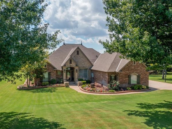205 Alyssa Lane, Moore, OK 73160
