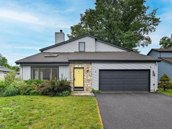 5 Stonebridge Ct, Denville, NJ 07834