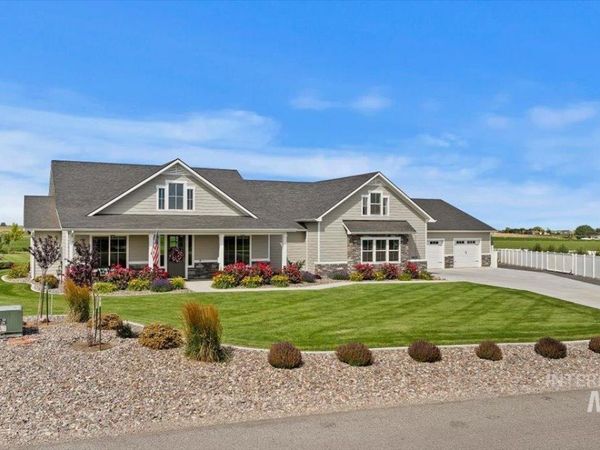 3833 Susan Cir W, Hansen, ID 83334