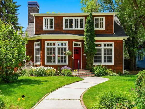 425 NW State Street, Bend, OR 97703