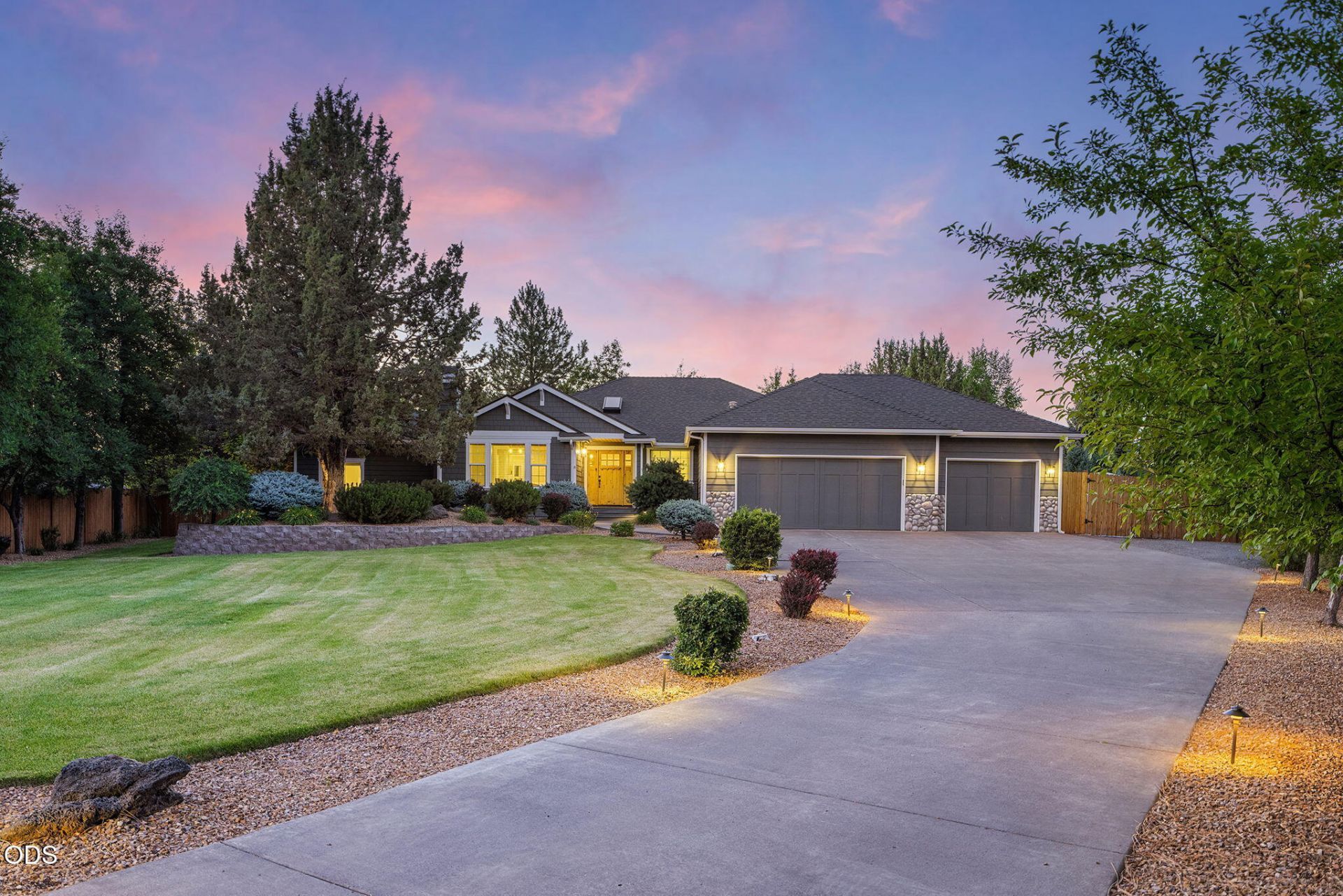 21186 Charity Lane, Bend, OR 97702 Main Photo
