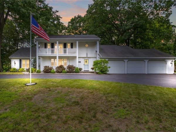 111 Treeland Circle, Syracuse, NY 13219