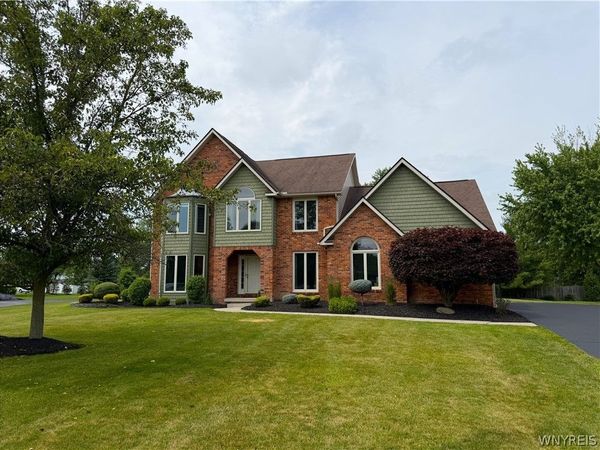 6110 Meadow Lakes Drive, Clarence, NY 14051