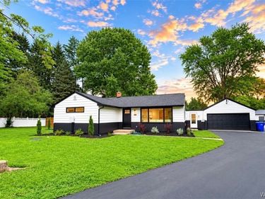 6921 Bear Ridge Road , North Tonawanda, NY 14120