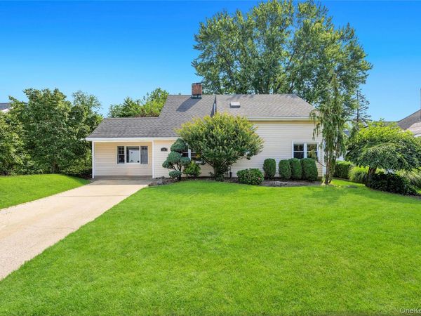 21 Horn Lane , Levittown, NY 11756
