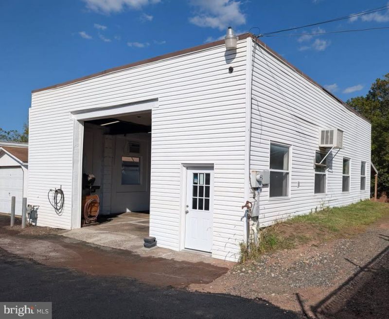 3305 W RIDGE PIKE, LIMERICK, PA 19468