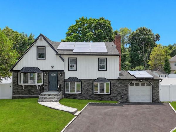 4 Ruby Lane , Huntington Station, NY 11746
