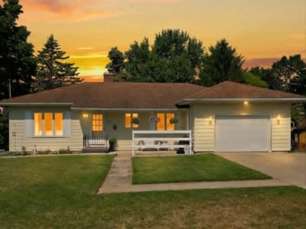 245 S Higham Street, Pewamo, MI 48873