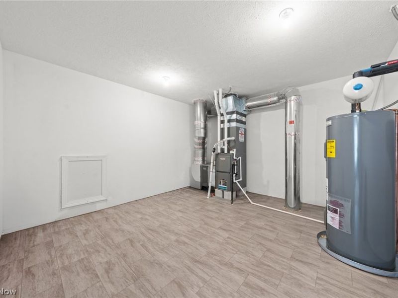 160 Lake Balaton, Orange, OH 44128 Photo 33