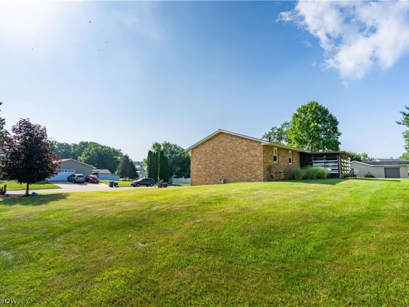 9412 Rohrland Street NW, Massillon, OH 44647 Photo 5