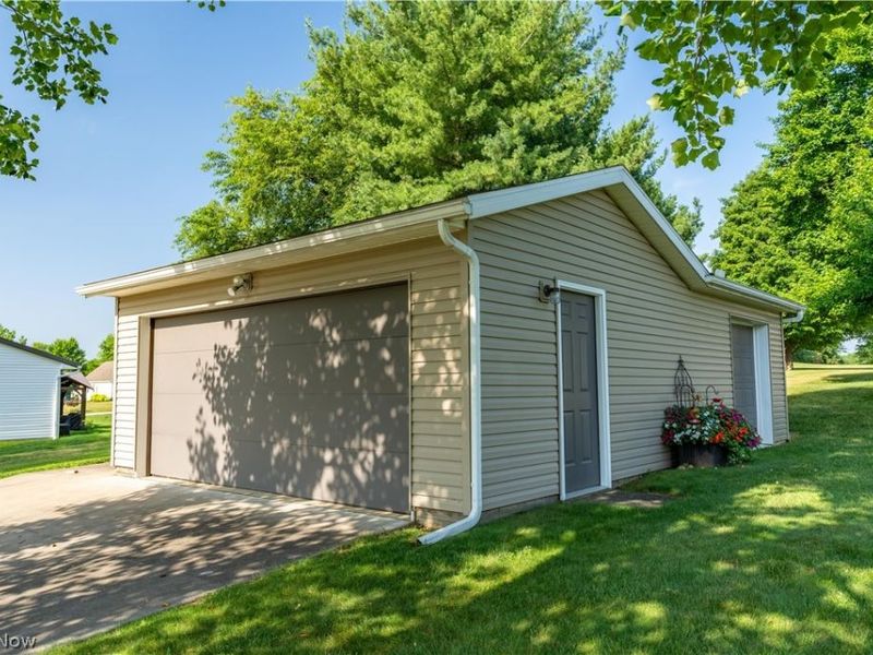 9412 Rohrland Street NW, Massillon, OH 44647 Photo 8