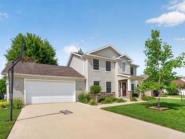 2421 Yorkshire Circle, Ames, IA 50010