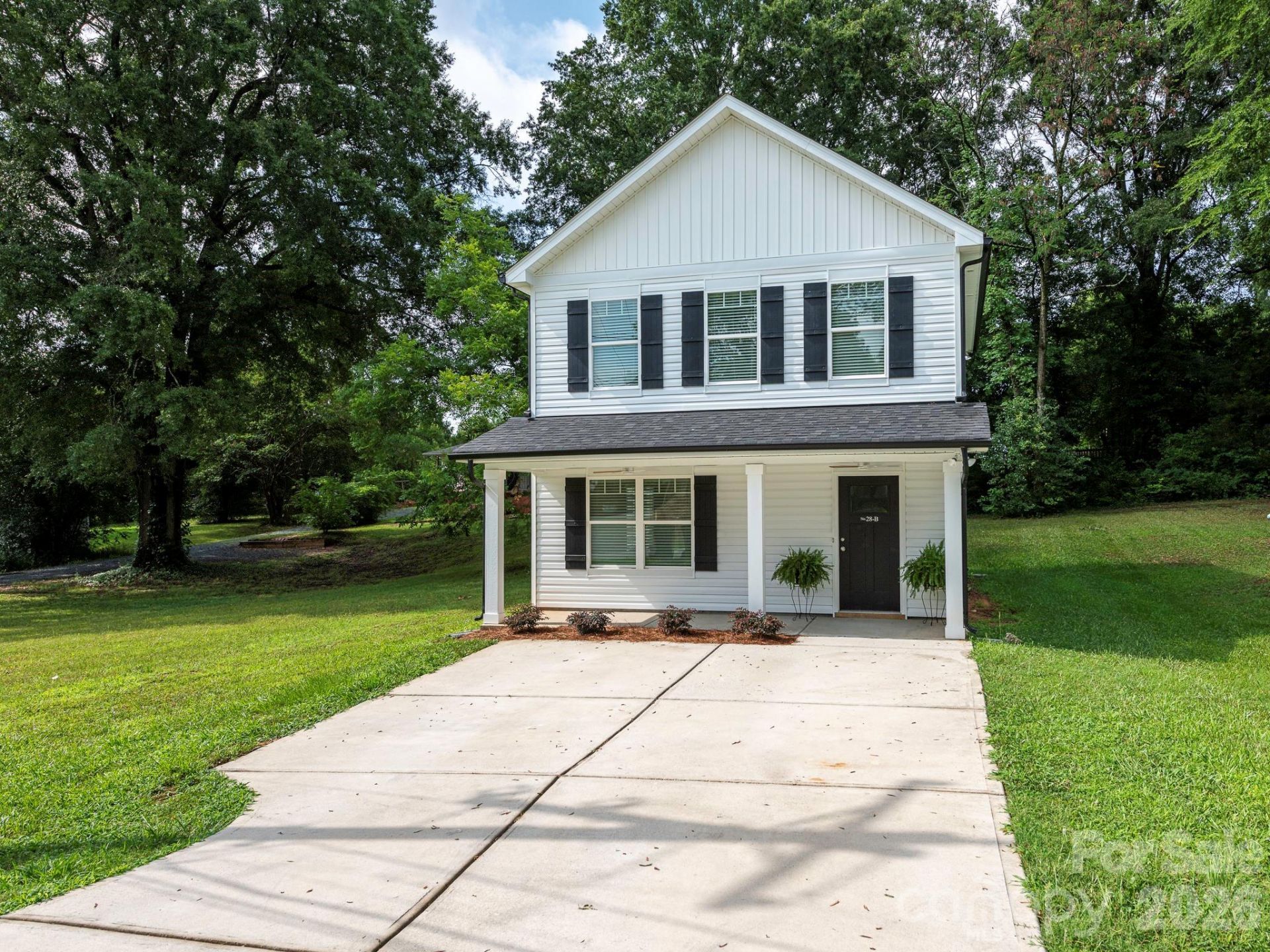28 B Willowbrook Drive Nw, Concord, NC 28027 Main Photo