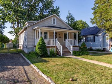 431 W LINCOLN AVENUE, MAGNOLIA, NJ 08049