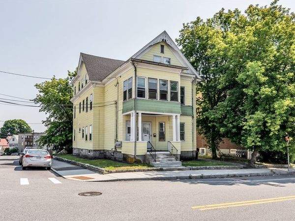 165 University Ave, Lowell, MA 01854