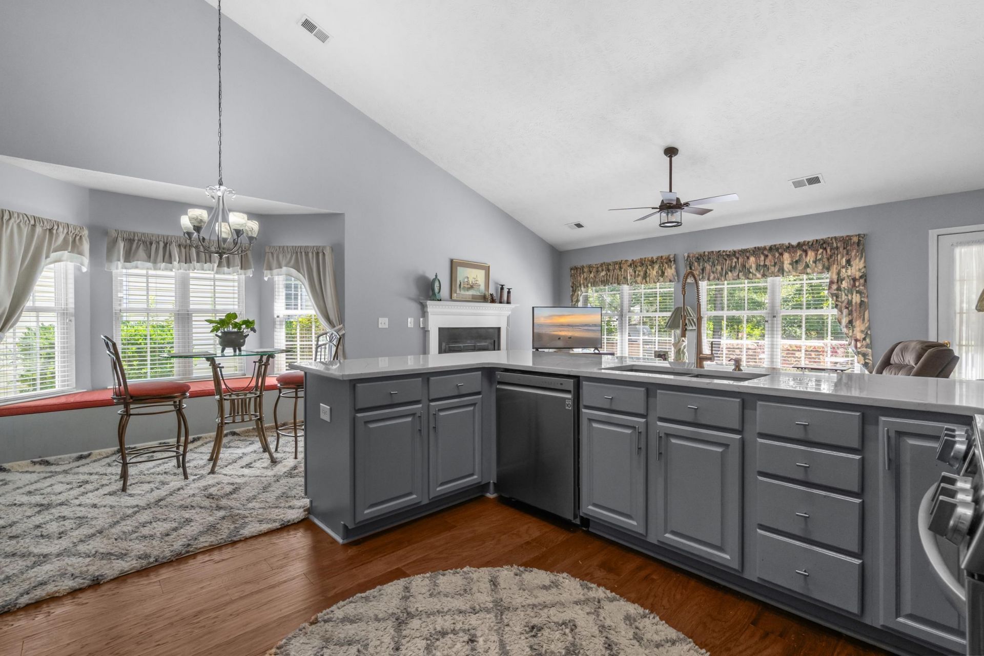 2818 Sanctuary Blvd. Photo 10
