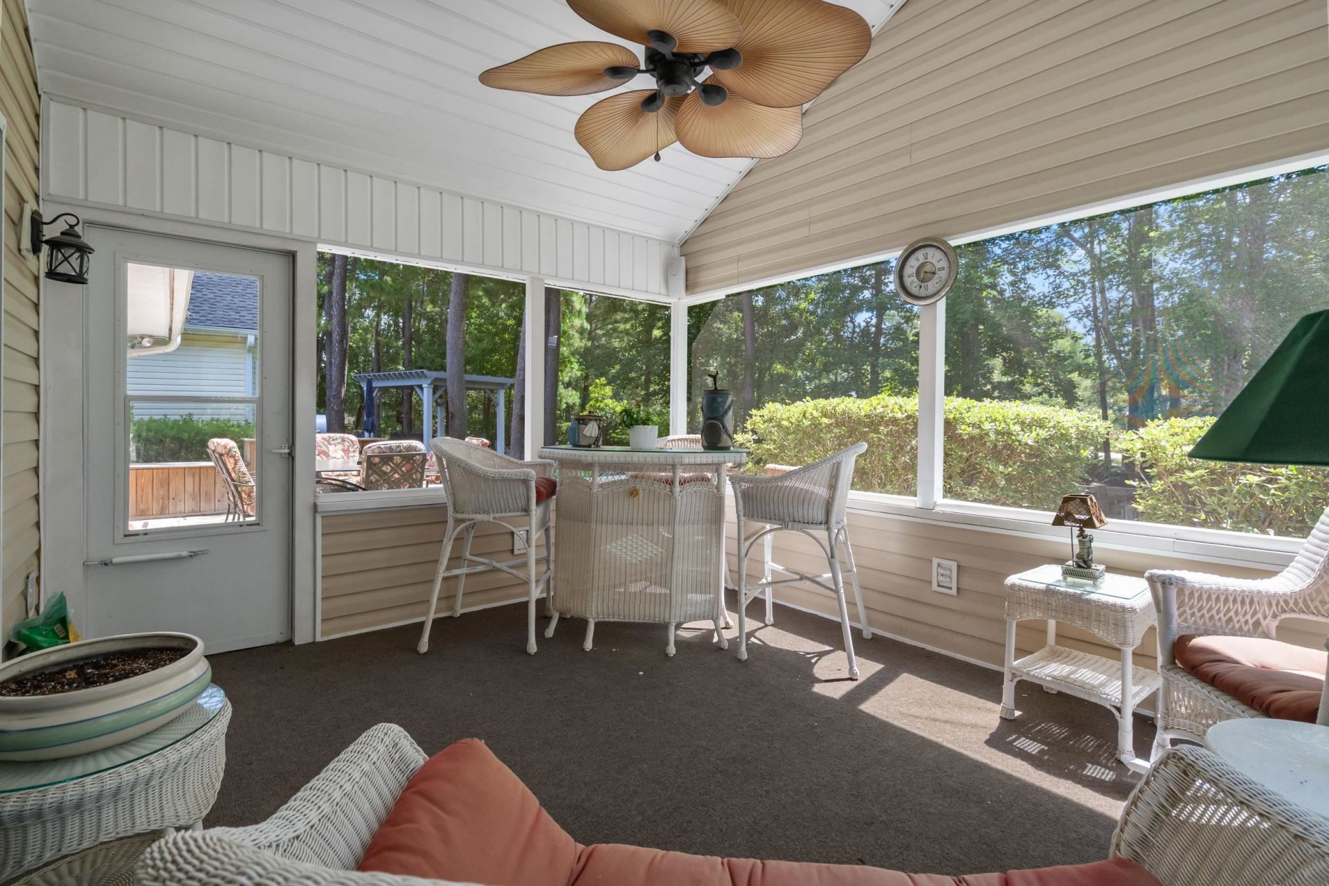 2818 Sanctuary Blvd. Photo 32