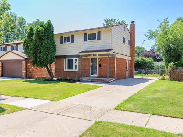 14631 Labelle Street, Oak Park, MI 48237