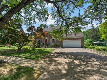 18577 San Jose Boulevard, Lathrup Village, MI 48076