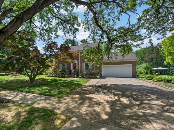 18577 San Jose Boulevard, Lathrup Village, MI 48076