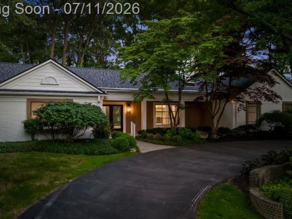 4154 Nearbrook Road, Bloomfield Hills, MI 48302