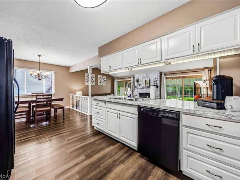 8354 Newcomb Drive , Parma, OH 44129 Photo 11