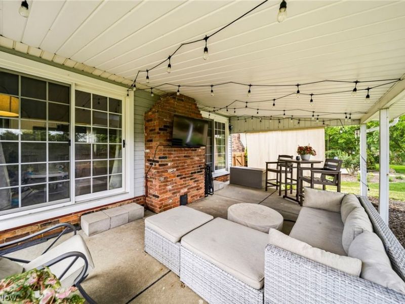 8354 Newcomb Drive , Parma, OH 44129 Photo 4