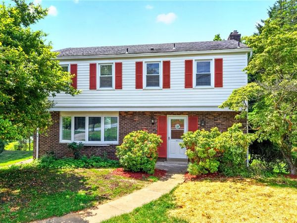 1033 Balmoral Dr, Pittsburgh, PA 15237