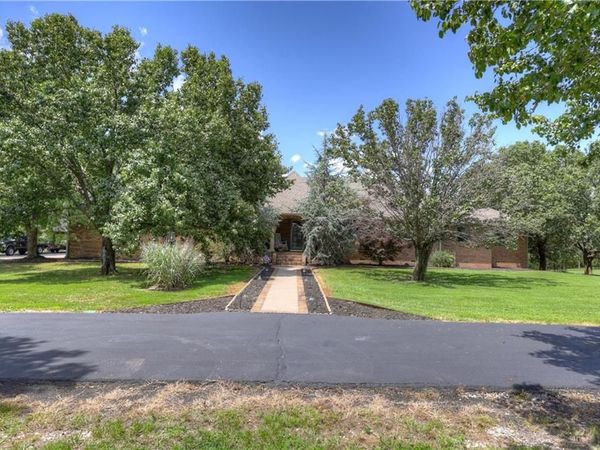 1426 E State Line Road, Baxter Springs, KS 66713