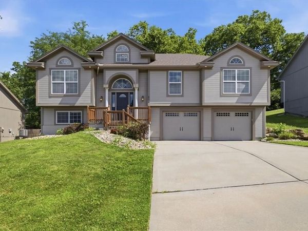 414 Fairway Road, Belton, MO 64012