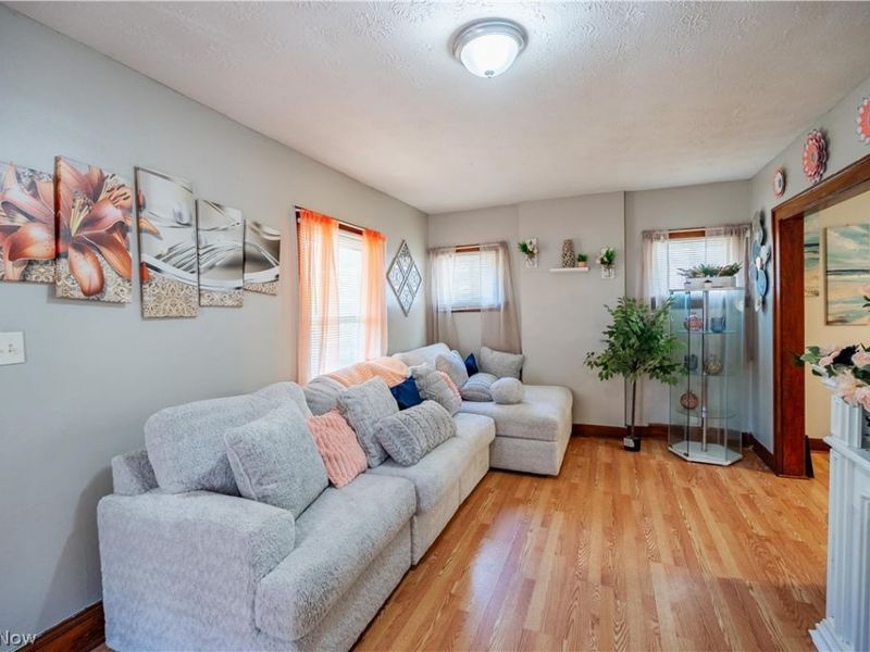 190 E Archwood Avenue , Akron, OH 44301 Photo 8