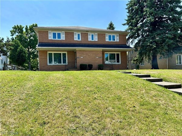 17914 Chagrin Boulevard, Shaker Heights, OH 44122